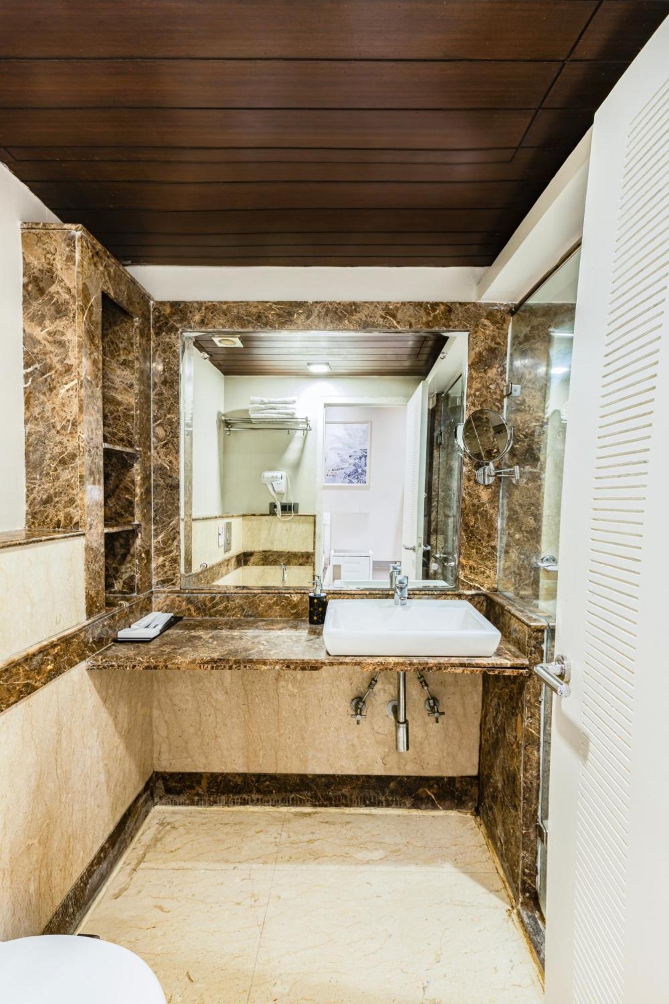 Skon Boutique By Orion Hotels New Delhi Ngoại thất bức ảnh